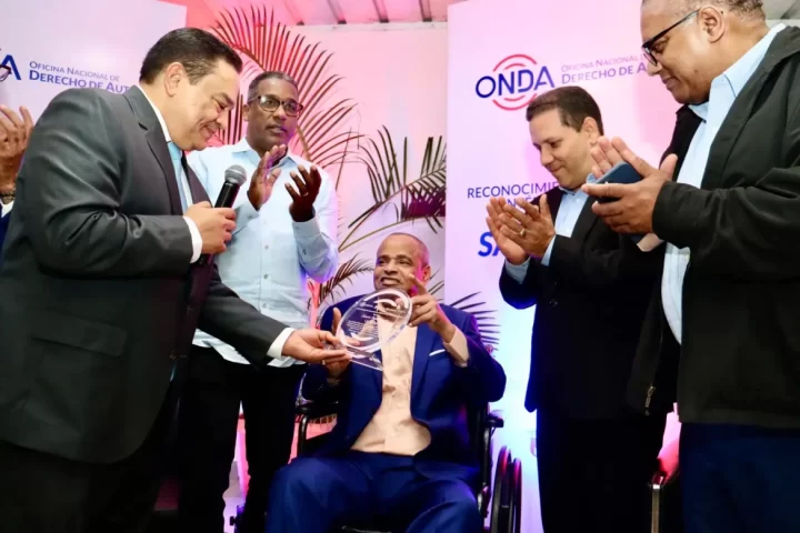 "Sandy Reyes homenaje merengue dominicano"