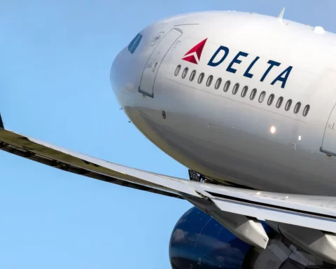 avión Delta choca ala LaGuardia