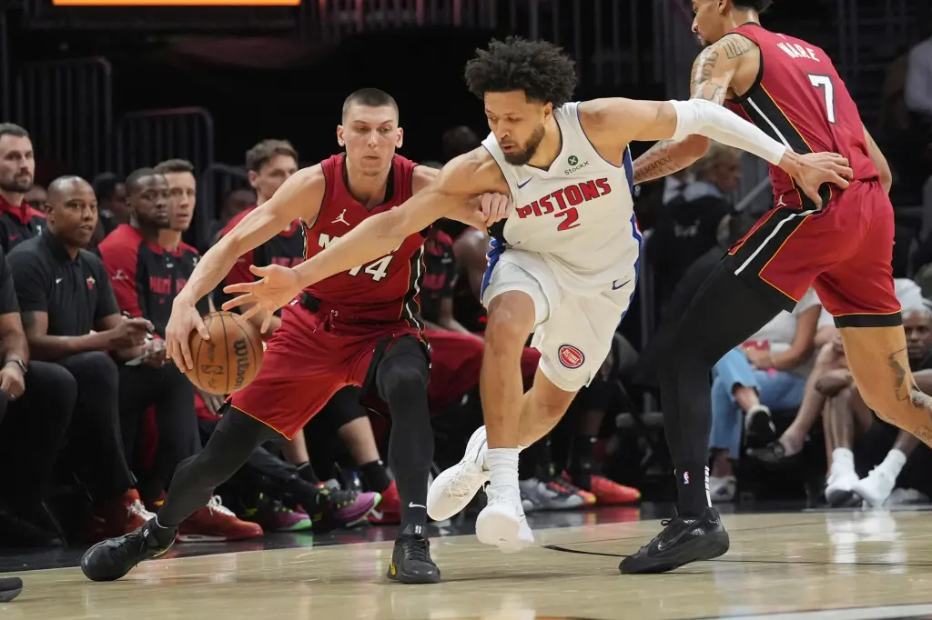 Cade Cunningham triple Pistons Heat