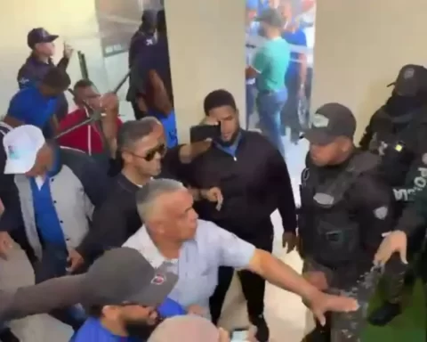 agresión policial a profesores en SFM