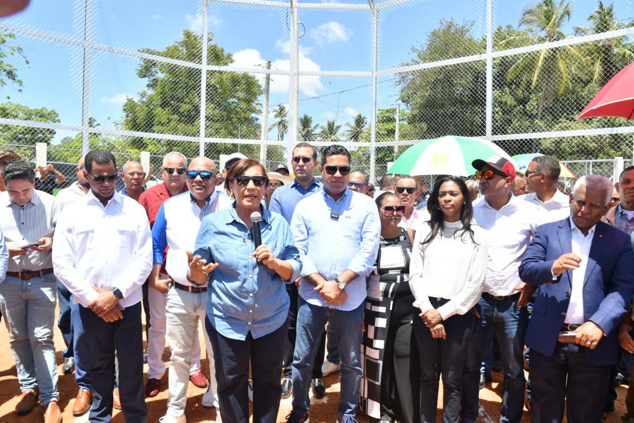 Play de Béisbol Carrera de Palmas