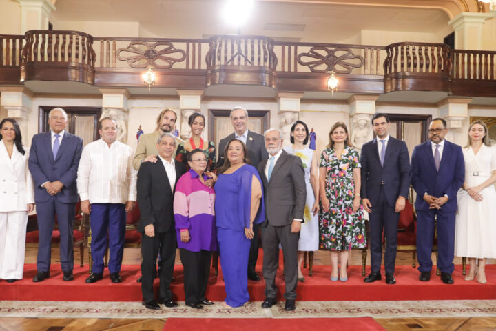 Zoé Saldaña Orden de Cristóbal Colón