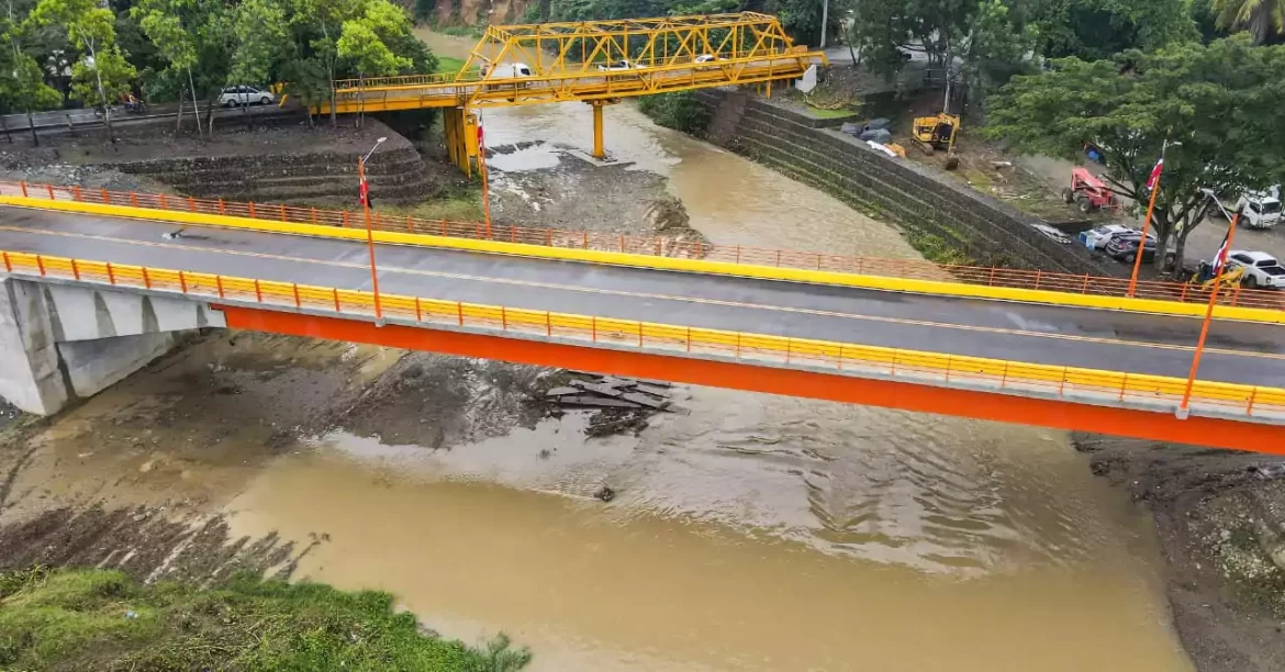 cierre puente río Camú La Vega reparación