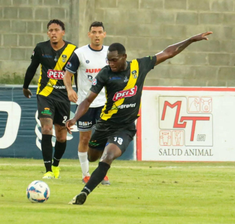 Salcedo vence Moca Copa LDF